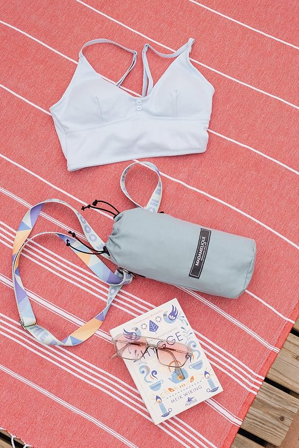 Madamelique Turkish Beach Towel with Beach Bag - 39 x 74 - Prewashed Beach Towels Oversized -%100Cotton - Quick Dry - Sand Free - Hand Loomed Turkish Bath Towels - Unique Absorbent Towel (Red)