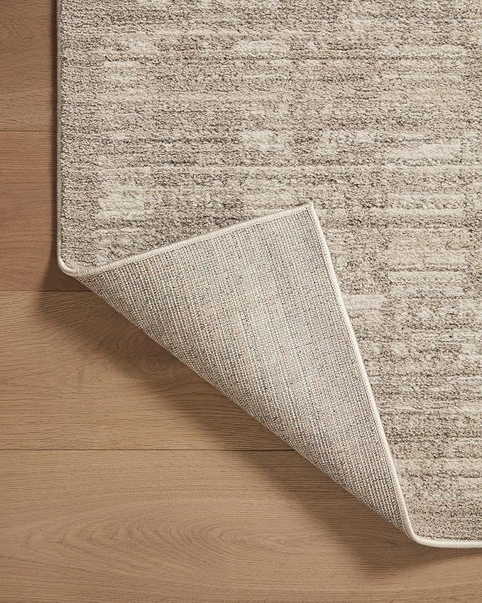 Loloi Darby Collection DAR-07 Pebble/Sand 4'-0" x 6'-0" Accent Rug
