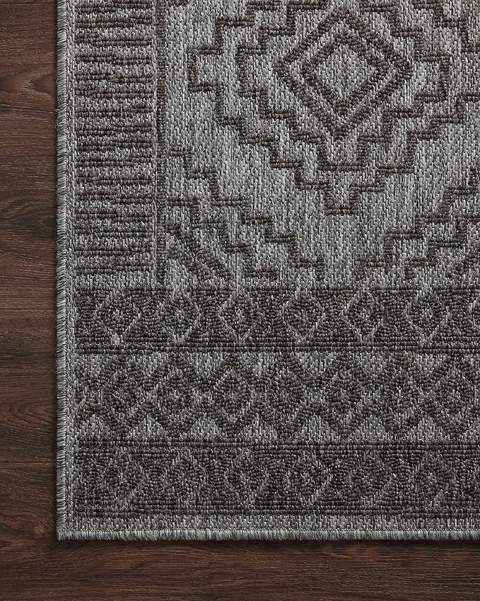 Loloi Rainier Collection RAI-06 Grey/Charcoal 5'-3" x 7'-7" Area Rug